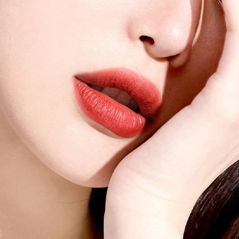 Matt Lippenstifte in schickem Handtaschen-Set 