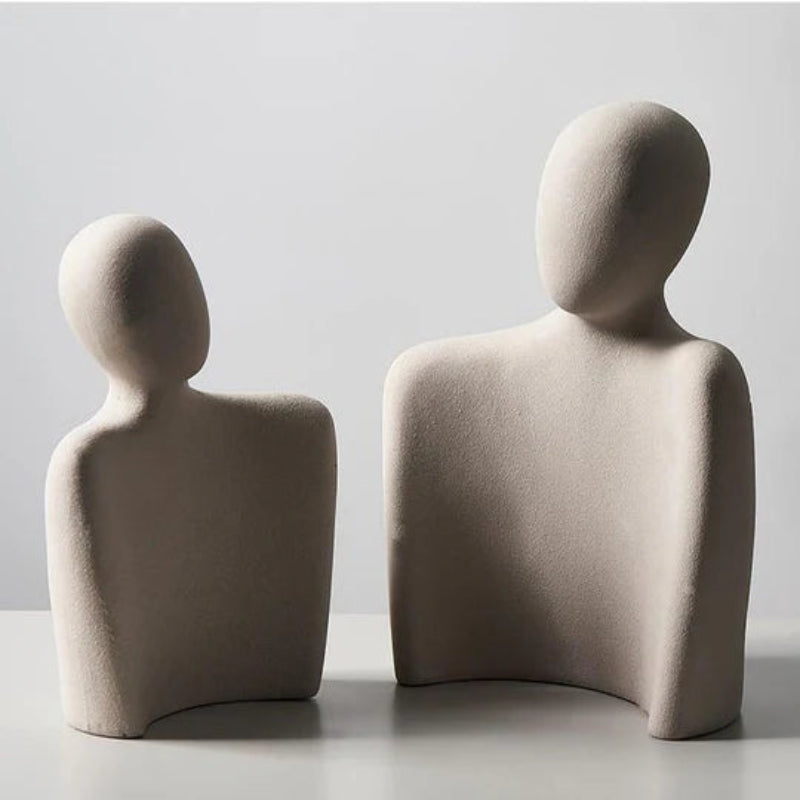 愛情と絆を象徴する現代彫刻 